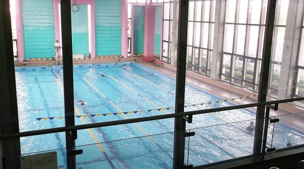 51 広島県広島市 西区スポーツセンタープール 右側通行と左側通行混在の危険なプール ええプールはドコや Swimmerのためのブログ